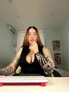 IvyHoney online show from 16, 9, 2025