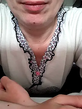 Moi Lina online show from 23, 9, 2025