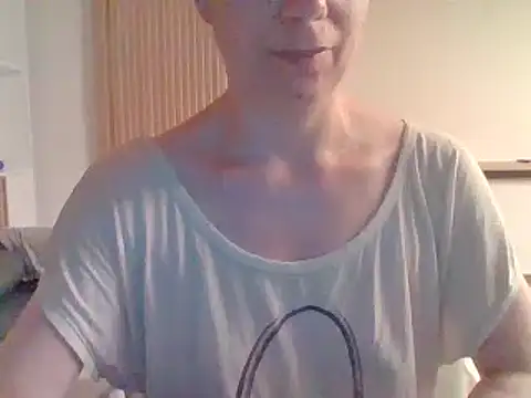 Moi Lina online show from 28, 7, 2026