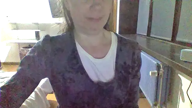 Moi Lina online show from 3, 10, 2025