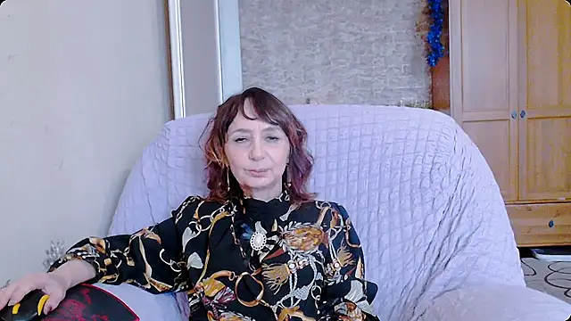 AnnieEltgant online show from 30, 12, 2024