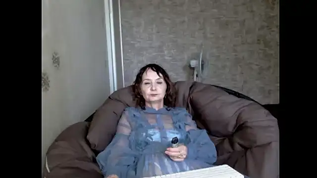 AnnieEltgant online show from 21, 6, 2026