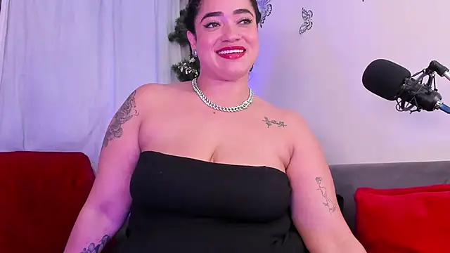 Snapshot of HannaMiills@xh chatting on 25, 5, 2026 HannaMiillsxh online show from 25, 5, 2026
