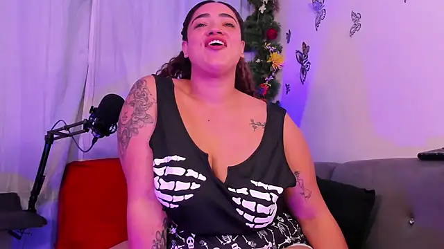 HannaMiillsxh online show from 28, 4, 2026