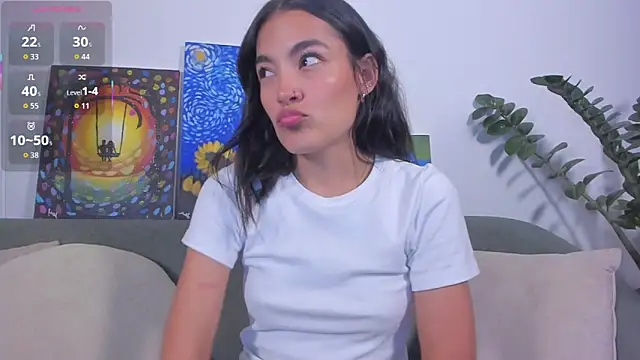 TIFFANYRUSSO online show from 29, 4, 2026