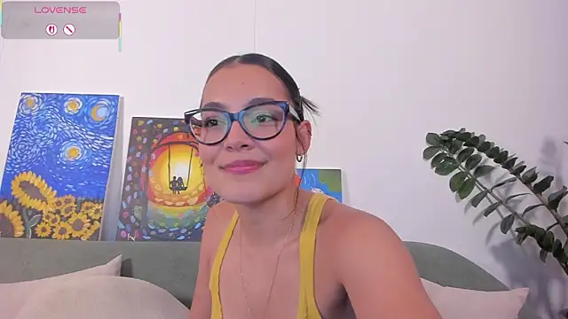 TIFFANYRUSSO online show from 18, 6, 2026