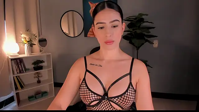 LiaPearce online show from 25, 11, 2025