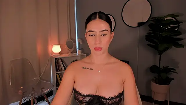 LiaPearce online show from 8, 10, 2025