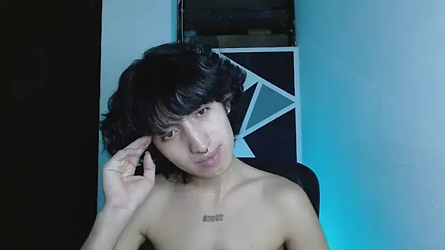 Snapshot of littlextreme chatting on 4, 5, 2026 littlextreme online show from 4, 5, 2026