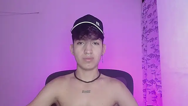 Snapshot of littlextreme chatting on 26, 2, 2025 littlextreme online show from 26, 2, 2025