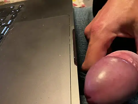 juicyprecumboy online show from 17, 4, 2026