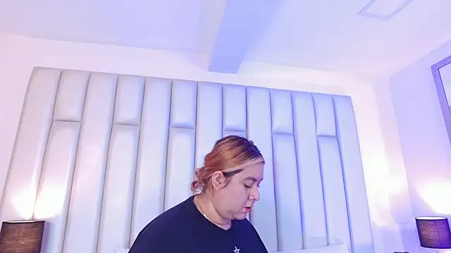 aandreaperez online show from 4, 2, 2026