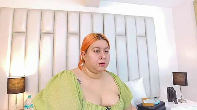 aandreaperez online show from 4, 12, 2025