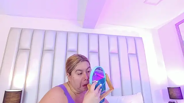 aandreaperez online show from 7, 4, 2026