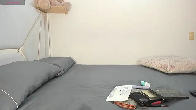 kylie sexy2000 online show from 27, 10, 2025