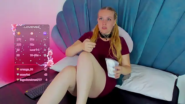 Snapshot of EmilySumer chatting on 5, 7, 2026 EmilySumer online show from 5, 7, 2026