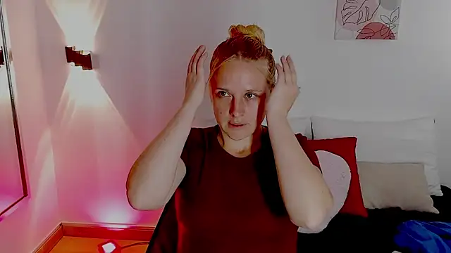 Snapshot of EmilySumer chatting on 15, 5, 2026 EmilySumer online show from 15, 5, 2026