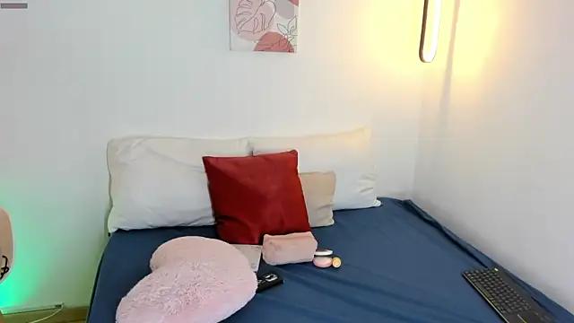 EmilySumer online show from 11, 2, 2026