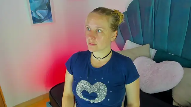 Snapshot of EmilySumer chatting on 20, 7, 2026 EmilySumer online show from 20, 7, 2026