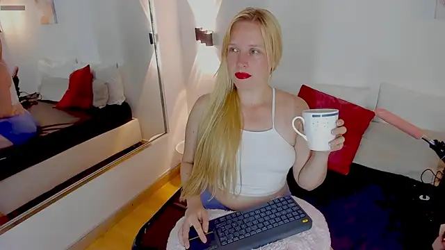 Snapshot of EmilySumer chatting on 30, 4, 2026 EmilySumer online show from 30, 4, 2026