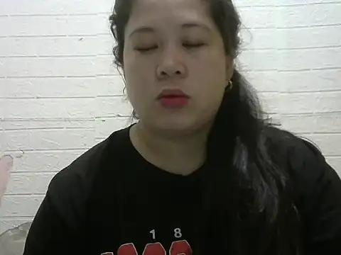 Snapshot of hotsexylyn chatting on 11, 9, 2025 hotsexylyn online show from 11, 9, 2025