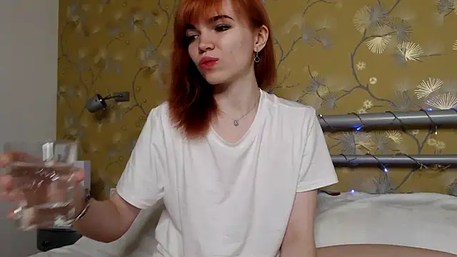 Snapshot of olivka-flower chatting on 4, 10, 2025 olivka-flower online show from 4, 10, 2025