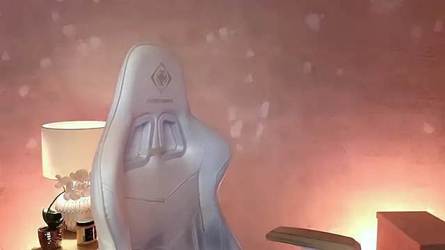 MilaFleur online show from 21, 4, 2026