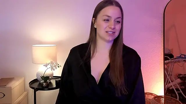 MilaFleur online show from 14, 2, 2025