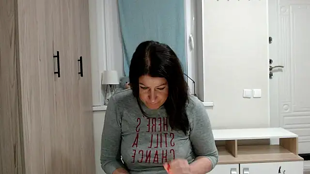 Snapshot of increible_della chatting on 15, 5, 2026 increible della online show from 15, 5, 2026