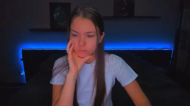 Snapshot of AlexaBarkley chatting on 4, 11, 2025 AlexaBarkley online show from 4, 11, 2025