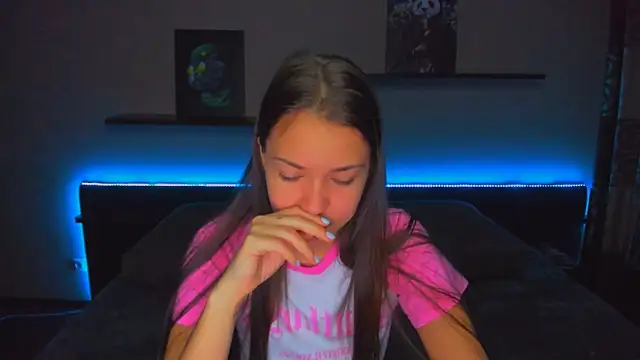 Snapshot of AlexaBarkley chatting on 23, 10, 2025 AlexaBarkley online show from 23, 10, 2025