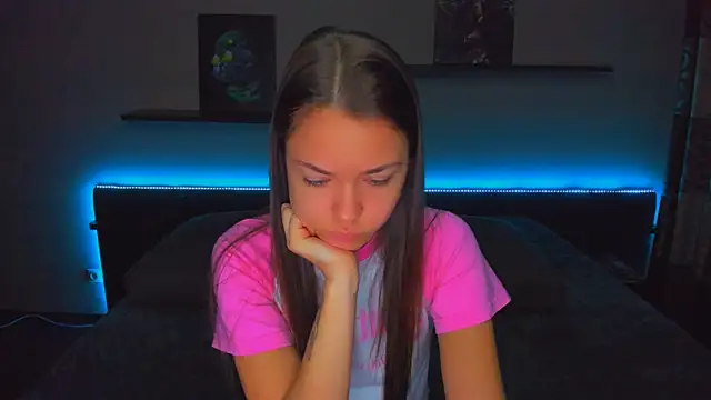 Snapshot of AlexaBarkley chatting on 14, 10, 2025 AlexaBarkley online show from 14, 10, 2025