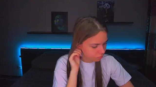 Snapshot of AlexaBarkley chatting on 4, 3, 2026 AlexaBarkley online show from 4, 3, 2026