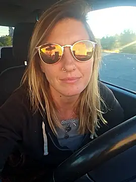 SheIsSomething online show from 5, 12, 2025