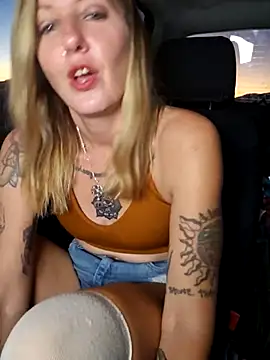 SheIsSomething online show from 29, 11, 2025