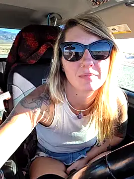 SheIsSomething online show from 4, 4, 2026