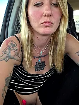 SheIsSomething online show from 23, 4, 2026