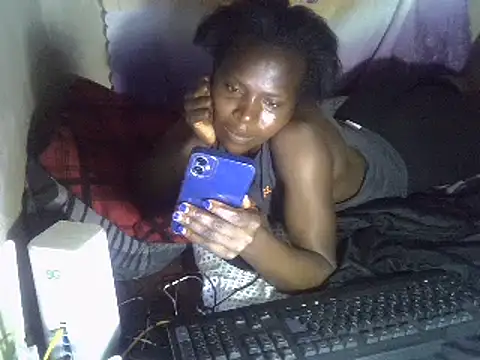 cute-shamza online show from 13, 4, 2026