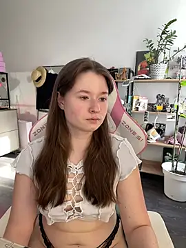 Snapshot of sweetest_pie chatting on 28, 6, 2026 sweetest pie online show from 28, 6, 2026
