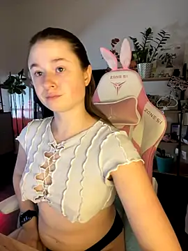 Snapshot of sweetest_pie chatting on 26, 9, 2025 sweetest pie online show from 26, 9, 2025