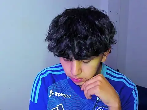 Snapshot of cody_johson chatting on 19, 12, 2025 cody johson online show from 19, 12, 2025