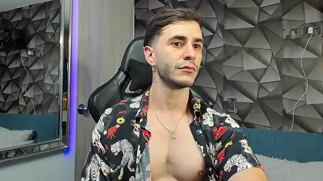 Latino stud4u online show from 4, 12, 2025