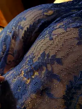 LovlyAnnie online show from 17, 12, 2025