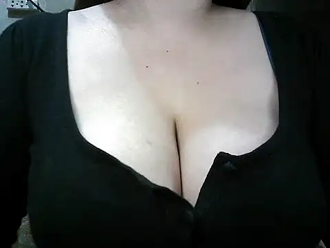 SquirtvirginGirl online show from 5, 4, 2026