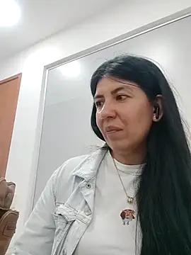 Snapshot of aisha_latina chatting on 28, 2, 2025 aisha latina online show from 28, 2, 2025