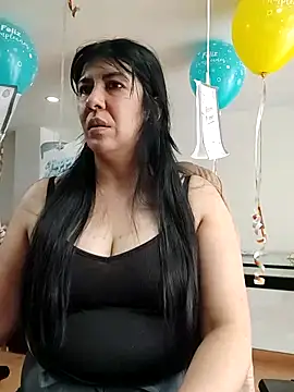Snapshot of aisha_latina chatting on 3, 6, 2026 aisha latina online show from 3, 6, 2026