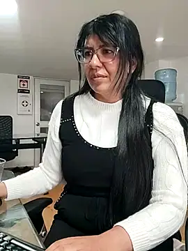 aisha latina online show from 10, 3, 2026