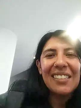 Snapshot of aisha_latina chatting on 10, 3, 2025 aisha latina online show from 10, 3, 2025
