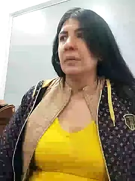 Snapshot of aisha_latina chatting on 11, 2, 2025 aisha latina online show from 11, 2, 2025