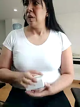 Snapshot of aisha_latina chatting on 1, 6, 2026 aisha latina online show from 1, 6, 2026
